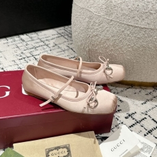 Gucci Flat Shoes